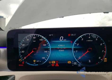 2021 Mercedes-Benz A 220 z USA, uszkodzony, nr VIN W1K3G4EB9MJ273308